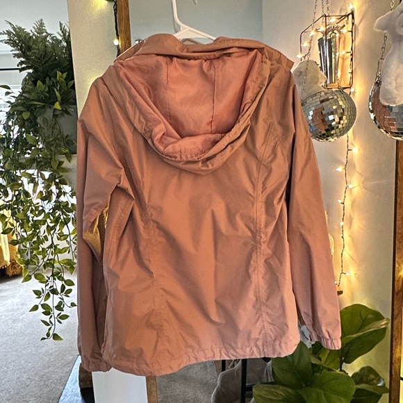 The north face pink light rain jacket - Picture 6 of 7